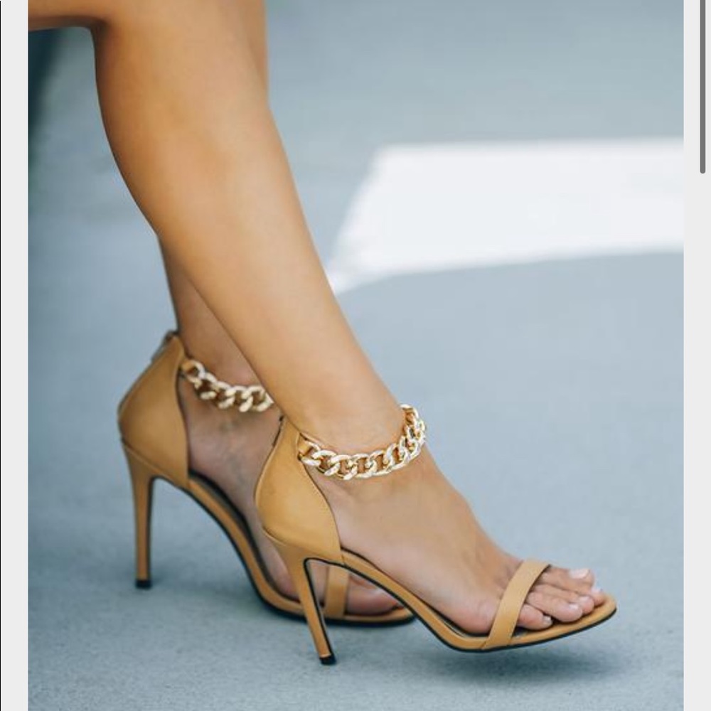 Teigan Chain Strap Heel In Nude